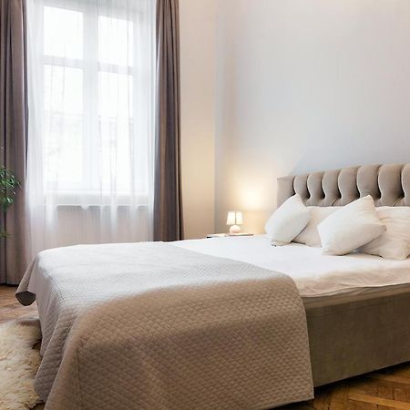 Chopin Apartment In The Center Of Lviv Luaran gambar