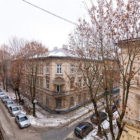 Chopin Apartment In The Center Of Lviv Luaran gambar