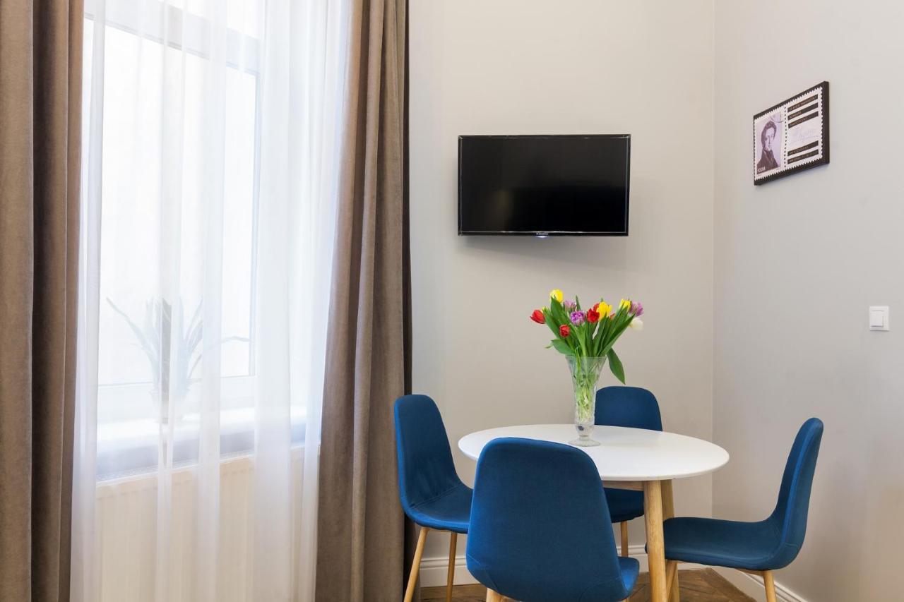 Chopin Apartment In The Center Of Lviv Luaran gambar