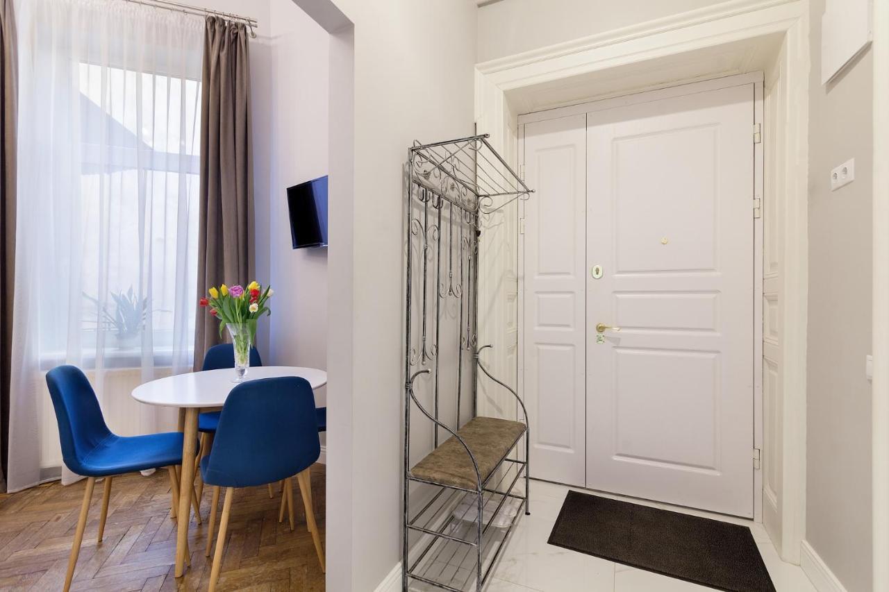 Chopin Apartment In The Center Of Lviv Luaran gambar