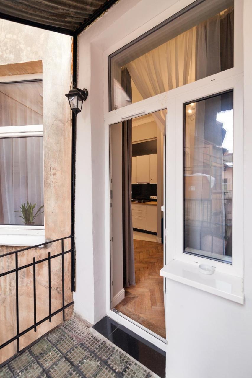 Chopin Apartment In The Center Of Lviv Luaran gambar